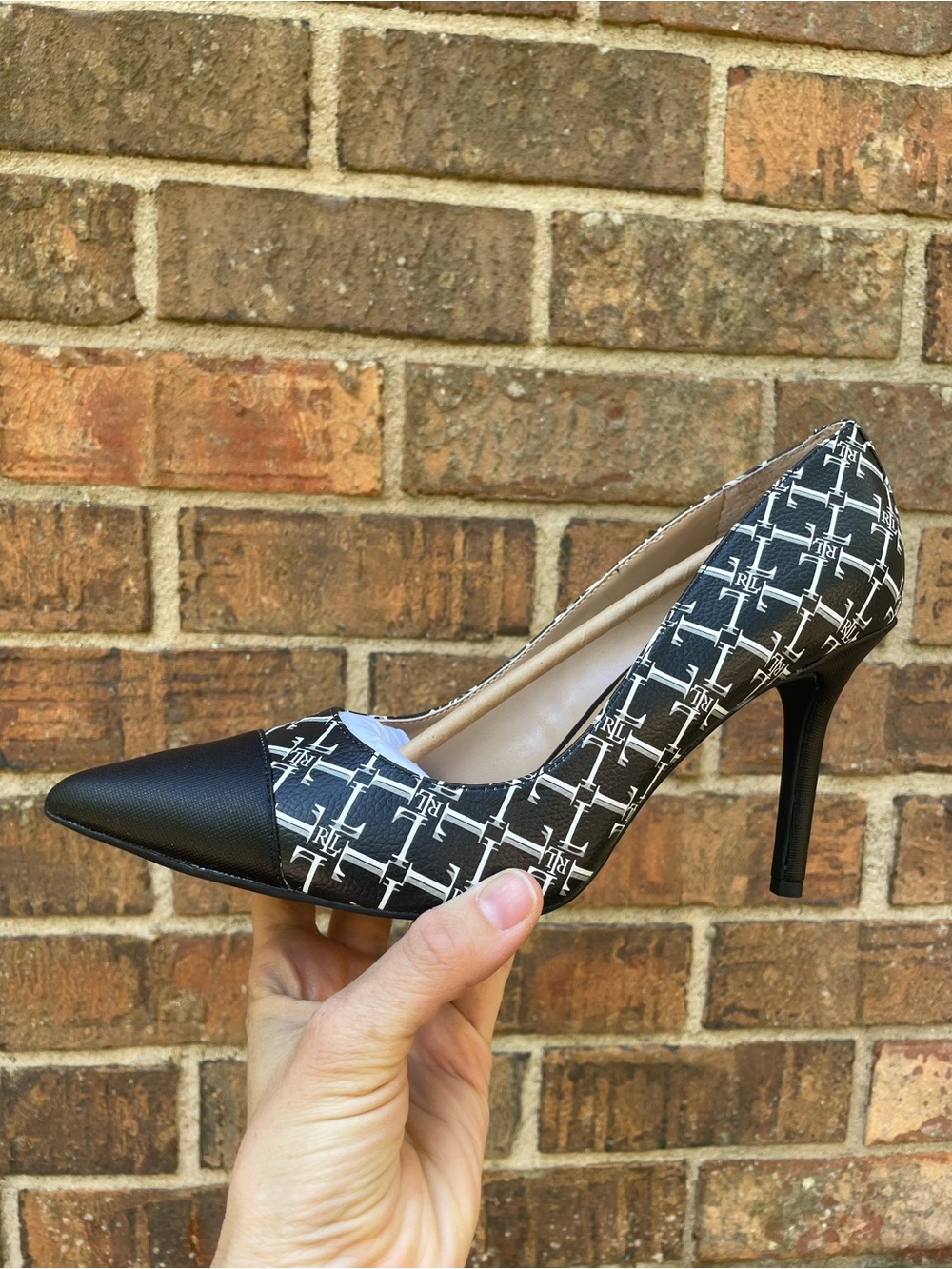 NWT Lauren Ralph Lauren Lindella Monogram Logo black Pump Size 10B